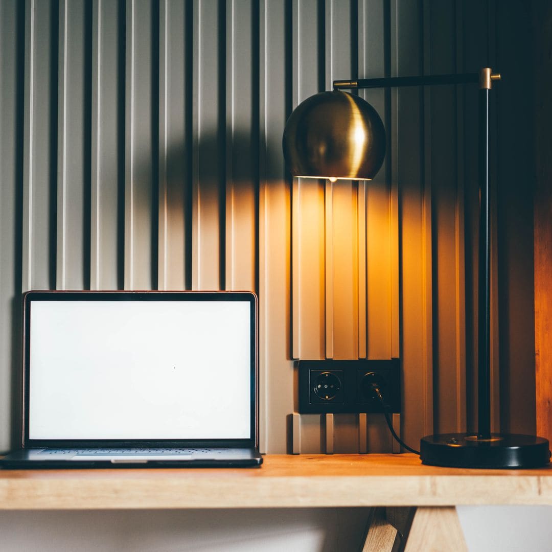 Adiós a la lámpara de mesa tradicional, estas tienen la función que necesitas