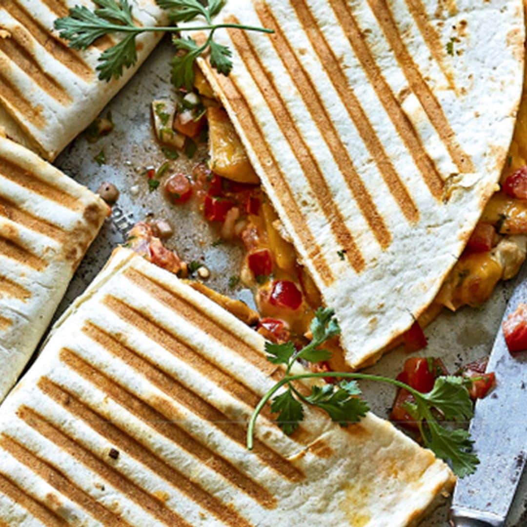 Tortillas mexicanas de pollo y pimientos