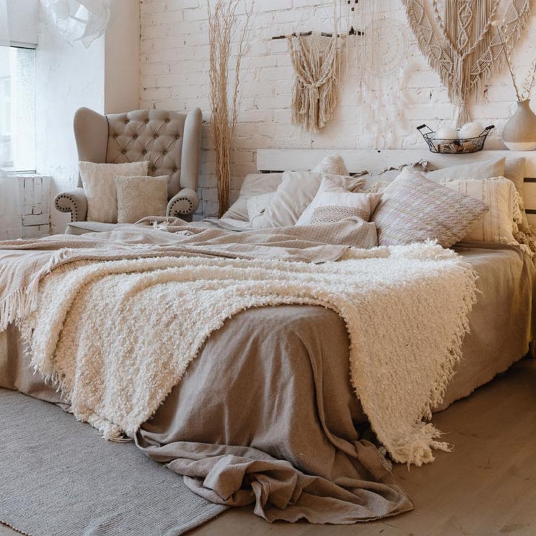 Estos son los elementos que no pueden faltar en un dormitorio de estilo 'boho'