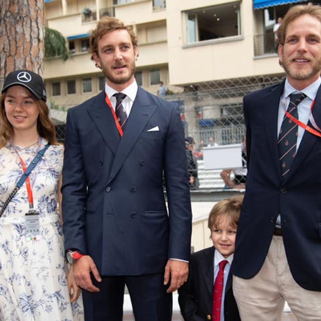 Andrea Casiraghi se lleva a su hijo Sasha a las carreras