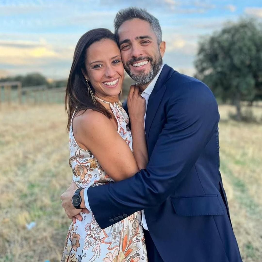 Así es la espectacular casa de Roberto Leal a las afueras de Madrid: lujoso jardín, gimnasio privado y seis baños