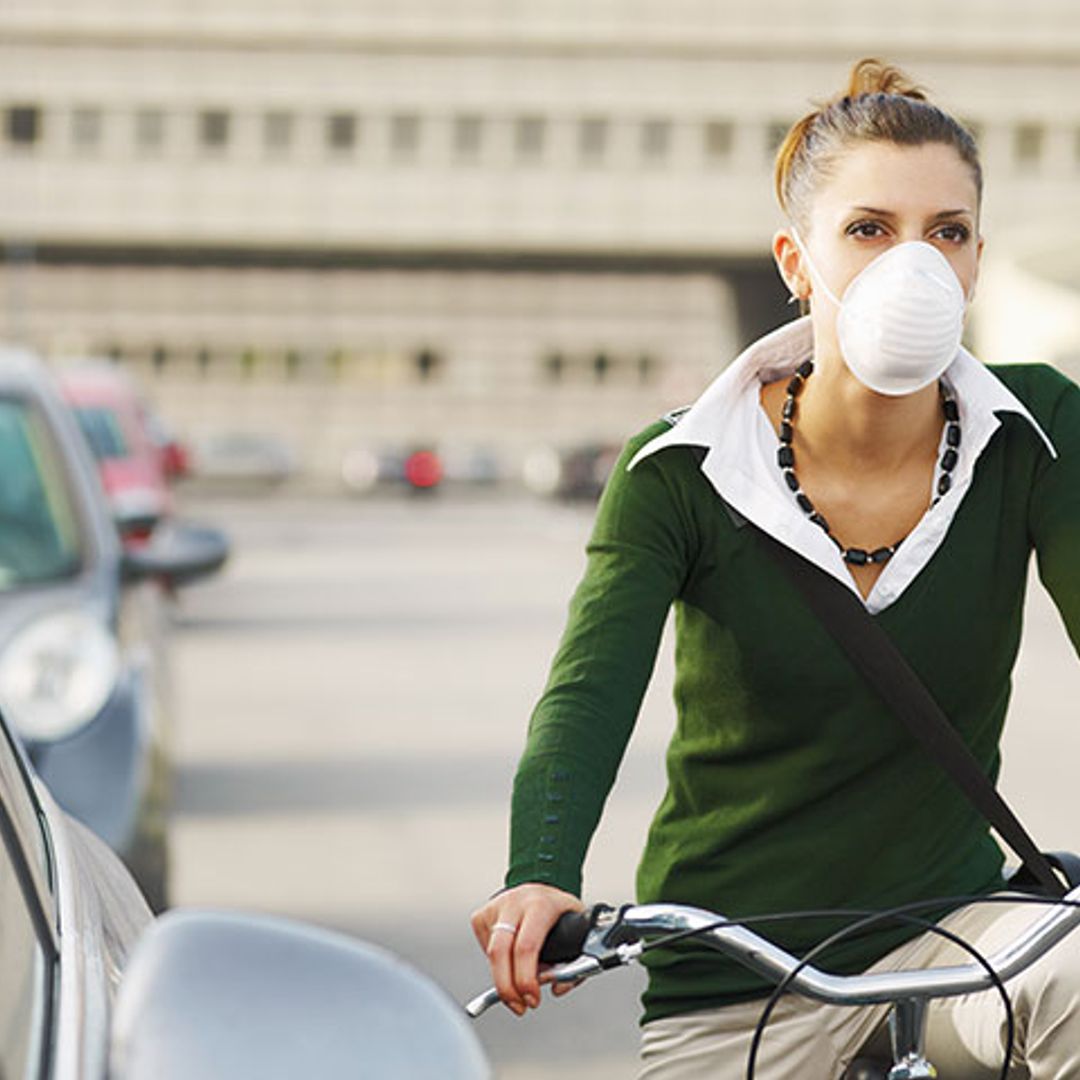 Mascarillas antipolución, cada vez más frecuentes en las ciudades