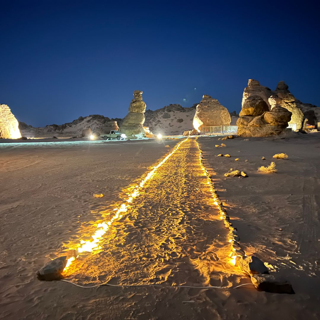 Observación de estrellas en Al Gharameel, AlUla, Arabia Saudí