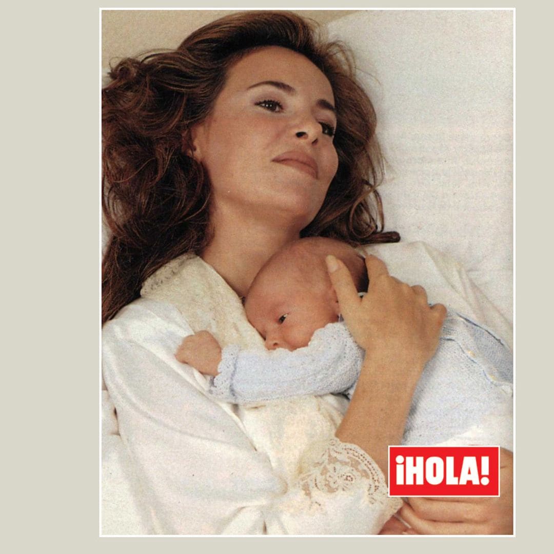 Recordamos el reportaje de ¡HOLA! al que pertenece la 'foto favorita' de Ana Obregón con su hijo