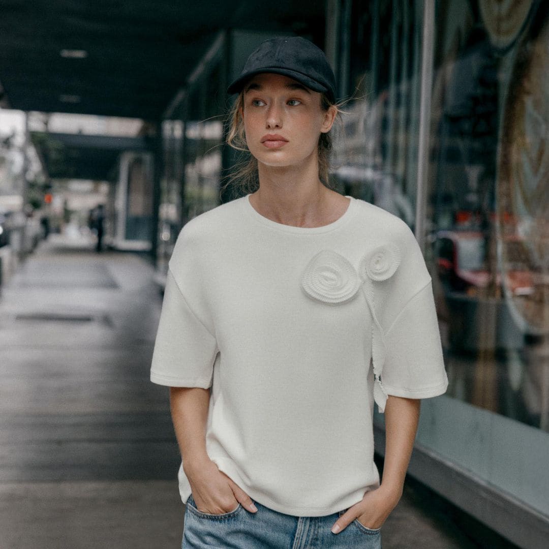 Si tengo que elegir una camiseta para mis looks con vaqueros que sea una de estas 6 de Zara con detalles especiales