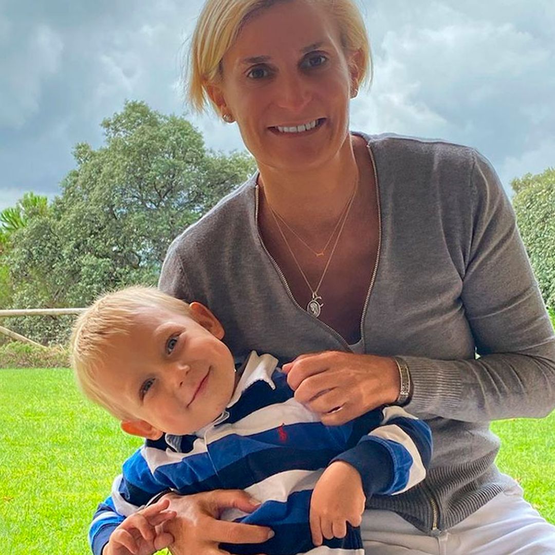 María Zurita abre el álbum de fotos para felicitar a su hijo Carlos, un niño 'mágico', 'bueno' y 'agradecido'