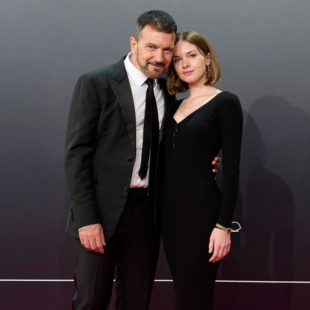 Antonio Banderas reflexiona en ¡HOLA! sobre la boda de su hija Stella: "Verla vestida de novia será uno de los momentos más bonitos de mi vida"