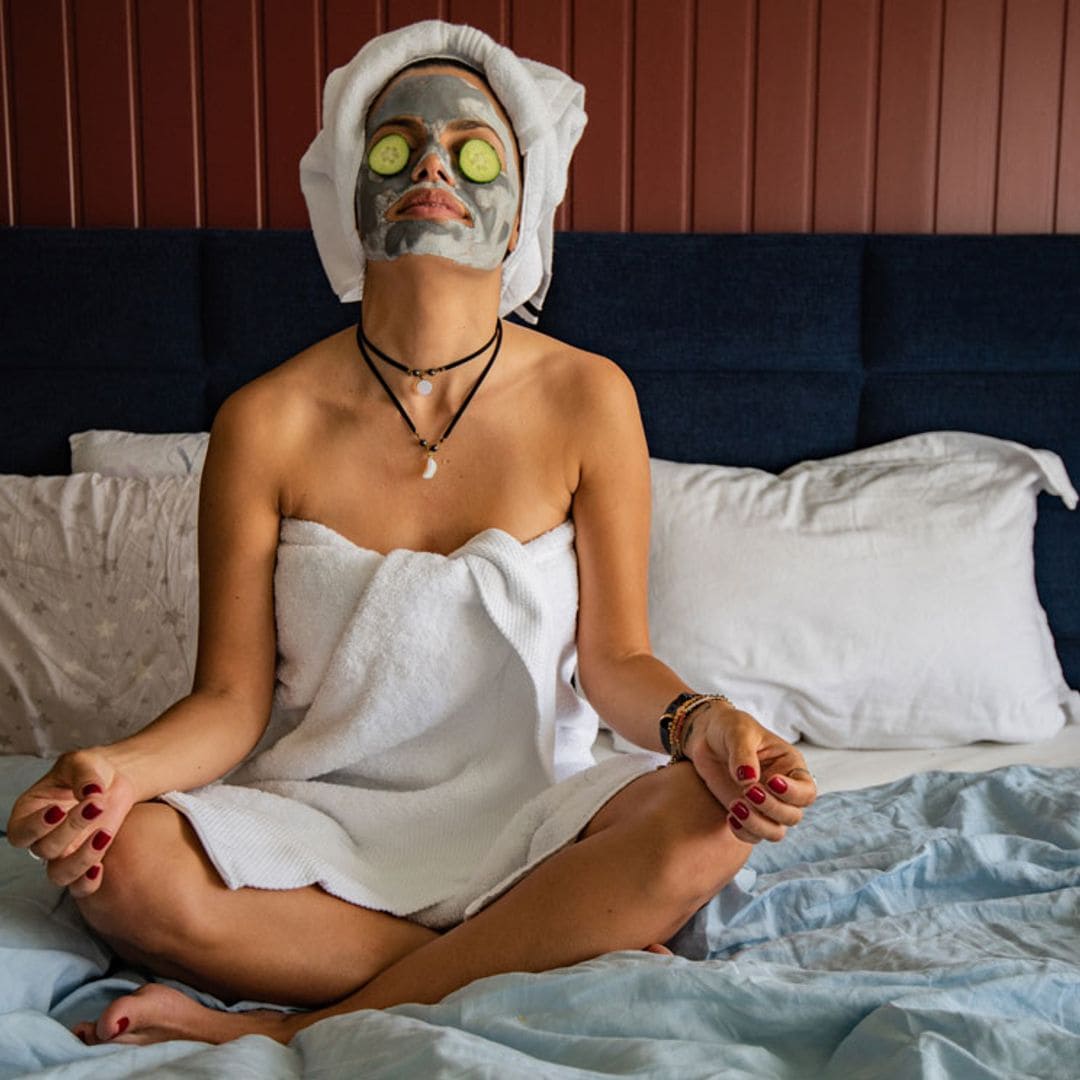 Los 6 mejores ejercicios de yoga facial para eliminar cualquier rastro de cansancio