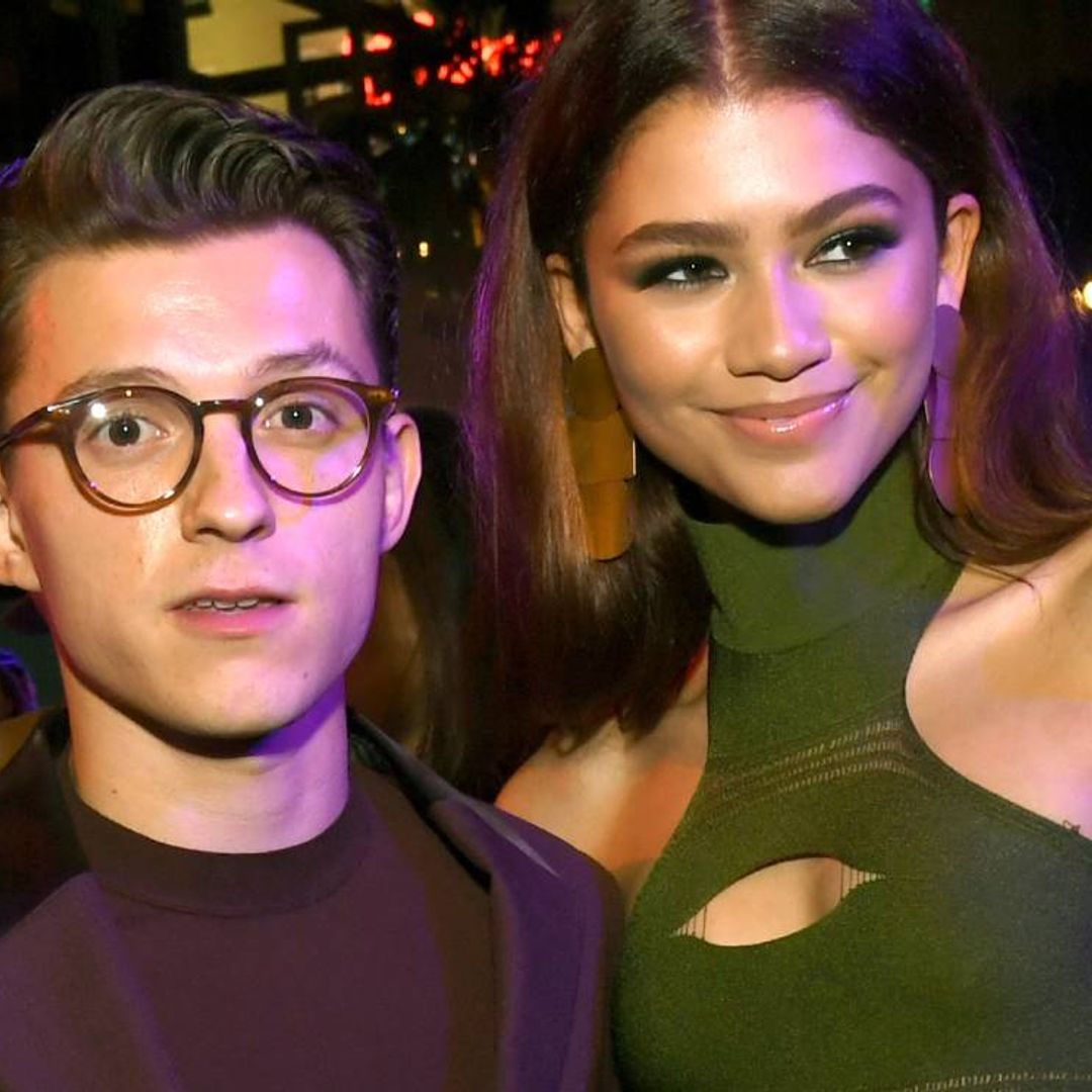 ¡Sorpresa! Zendaya y Tom Holland, fotografiados besándose