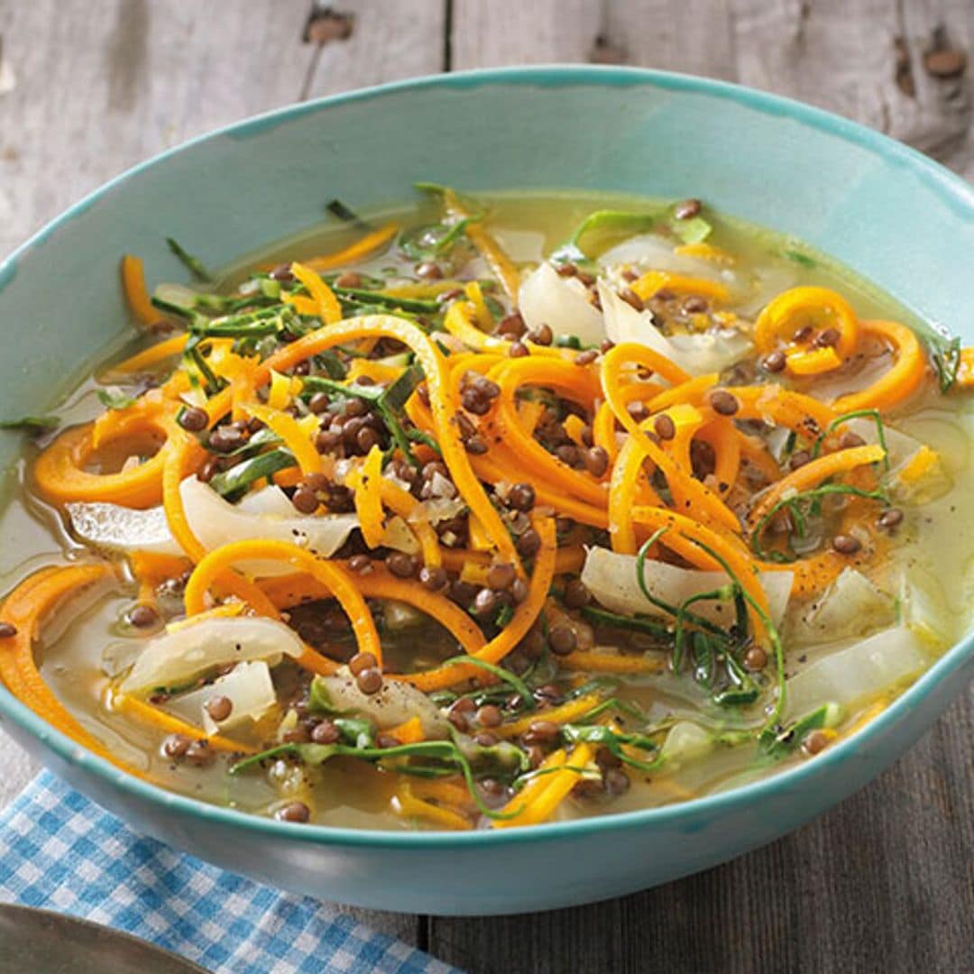 Sopa de calabaza con jengibre, lentejas y acelgas