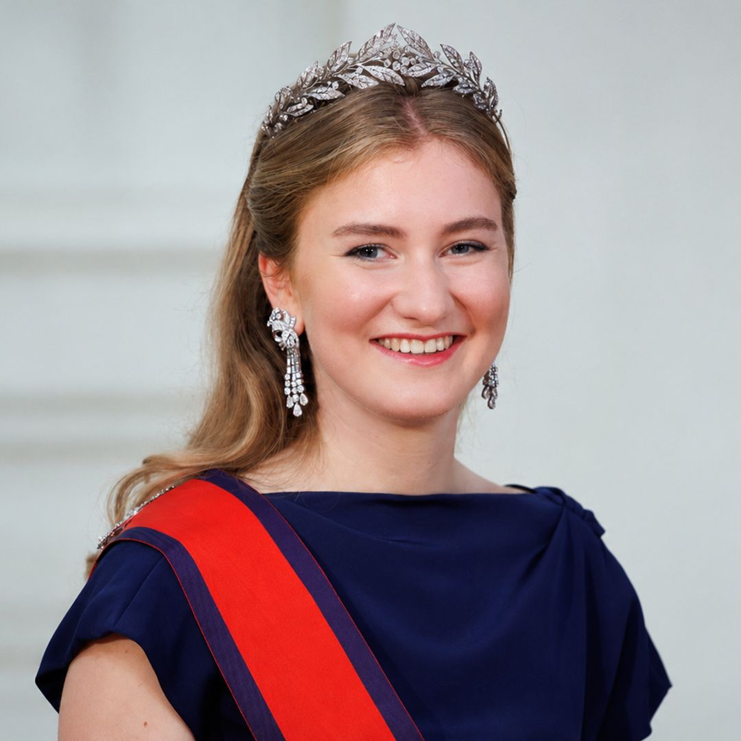 Abrimos el joyero de Elisabeth de Bélgica por su 25 cumpleaños: las tiaras y piezas históricas que marcan su camino hacia el trono
