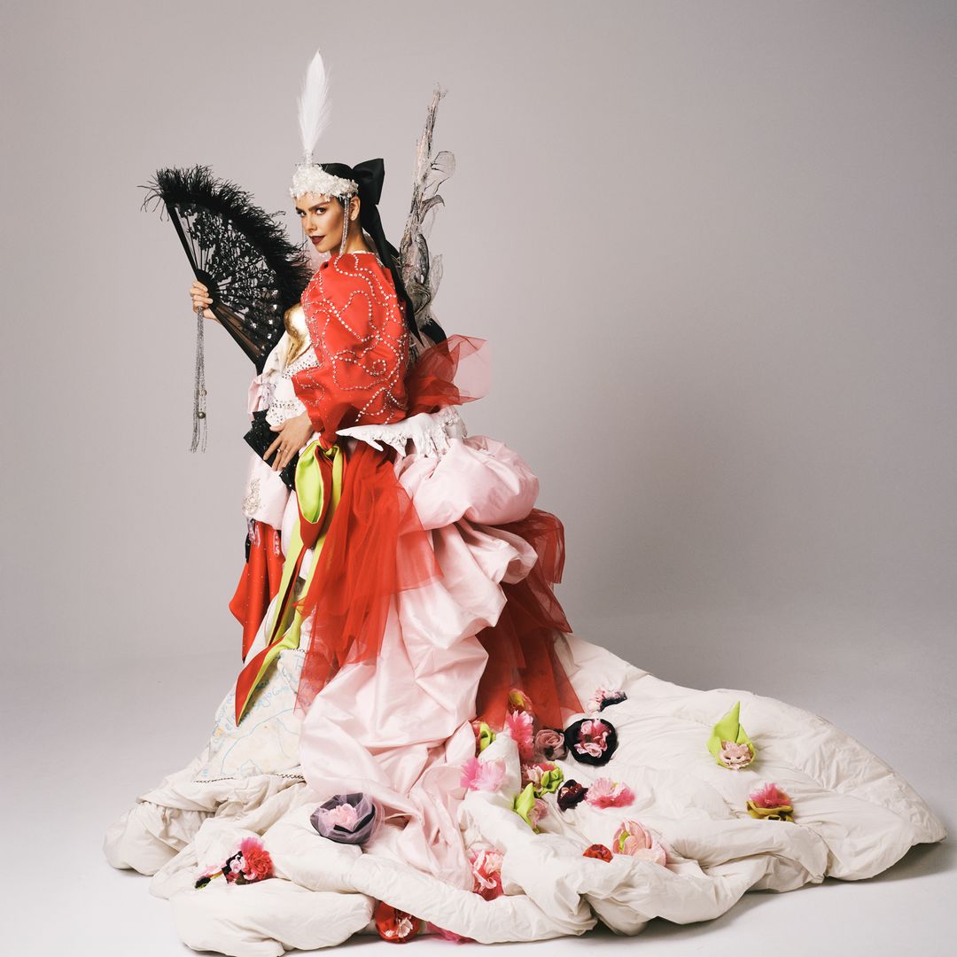 Cristina Pedroche rompe los 11 vestidos de las anteriores Nocheviejas para crear su look más inesperado en las Campanadas 2025