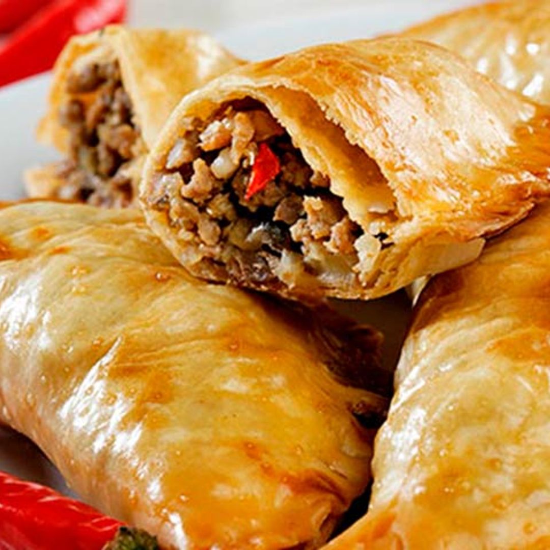 Empanadillas de carne con chile y pasas