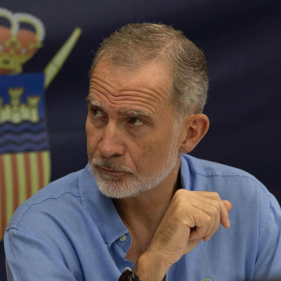 El rey Felipe, preocupado por los incendios que asolan España, atiende al comité de emergencia desde Mallorca