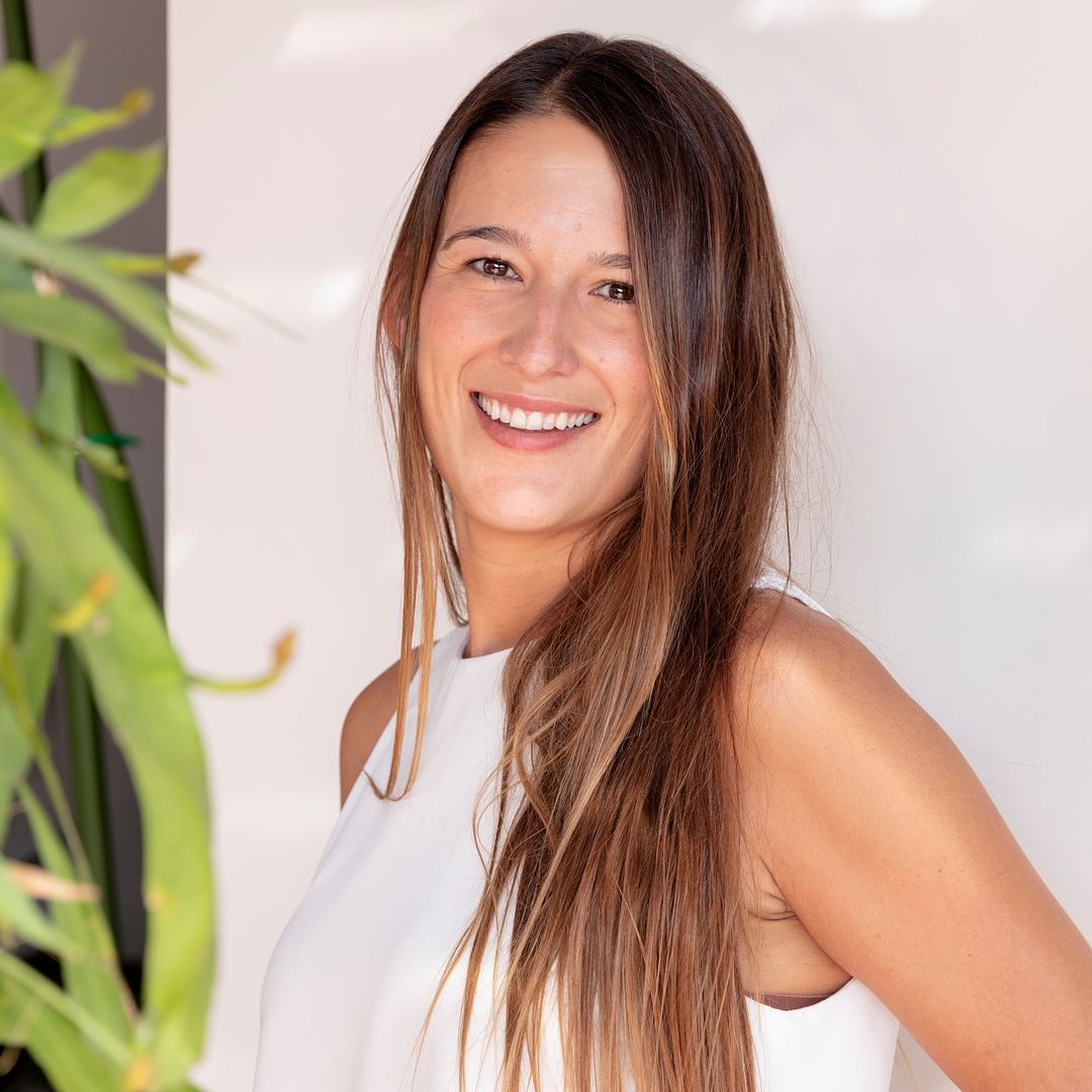 Nora Batlle, interiorista, nos da las claves para elegir entre muebles abiertos o cerrados: "Se trata de entender qué aporta cada tipología y en qué contextos funciona mejor"