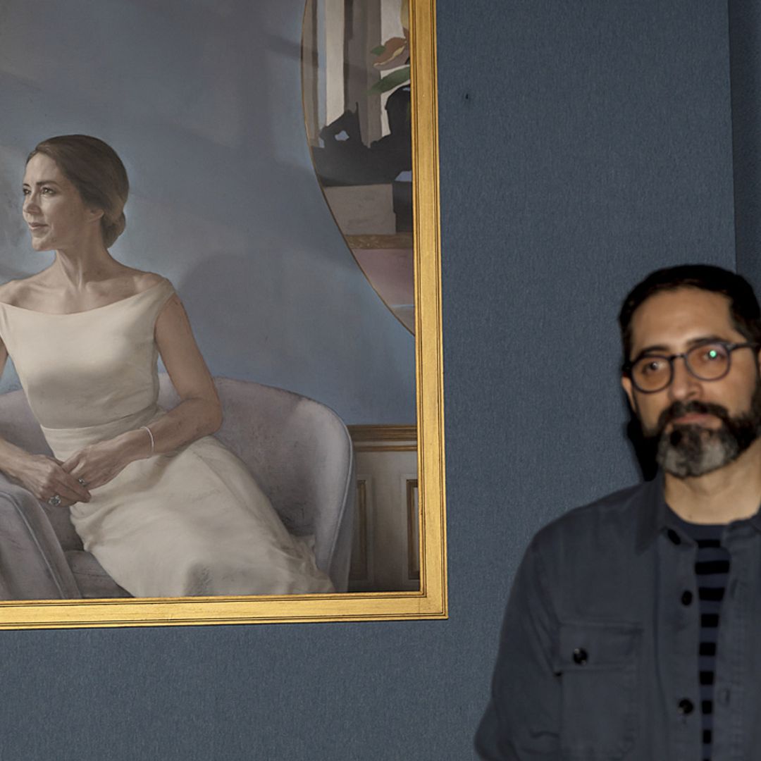Hablamos con Jesús Herrera Martínez, el pintor alicantino que ha hecho el retrato de Mary de Dinamarca