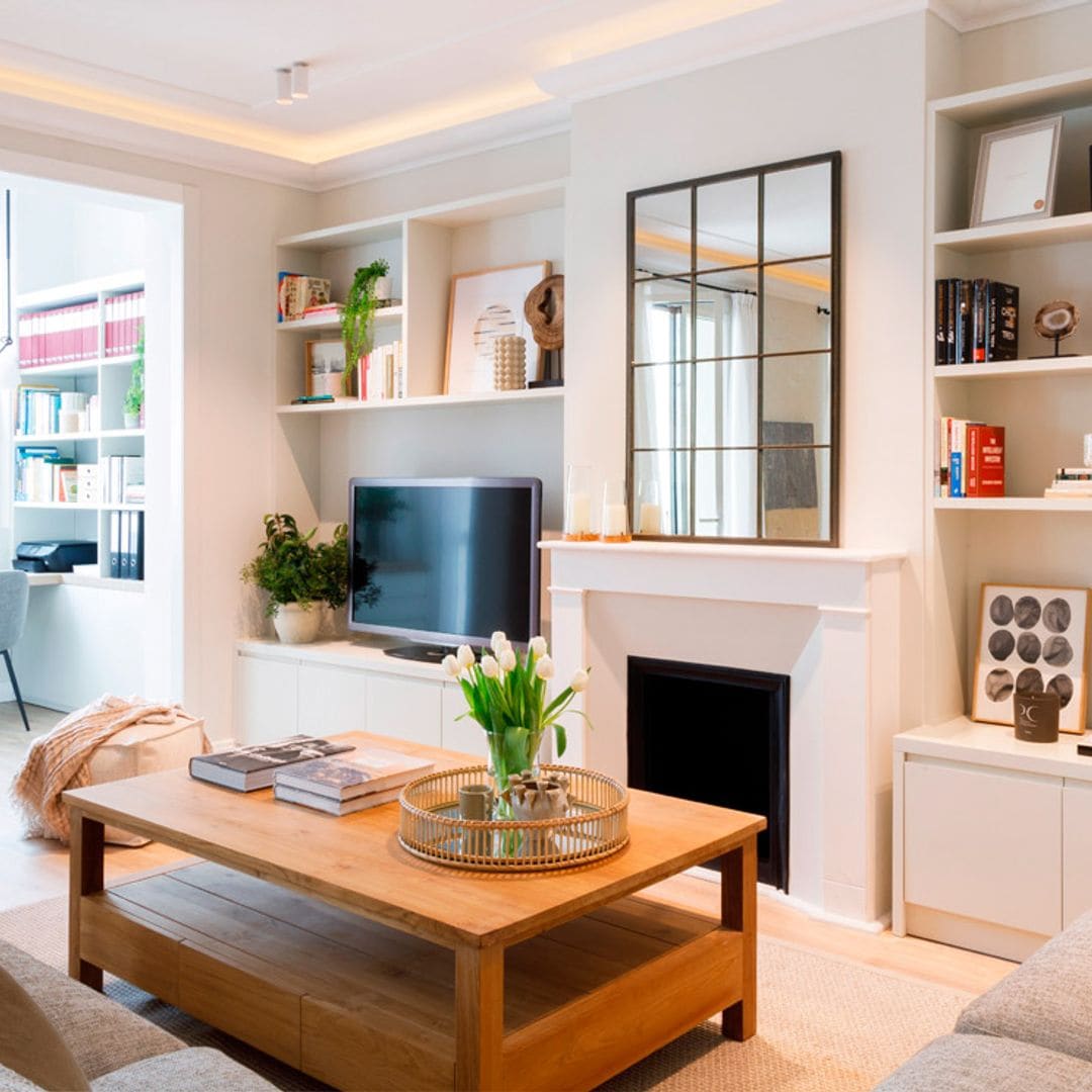 10 ideas (muy prácticas y estilosas) para decorar la pared de la chimenea del salón