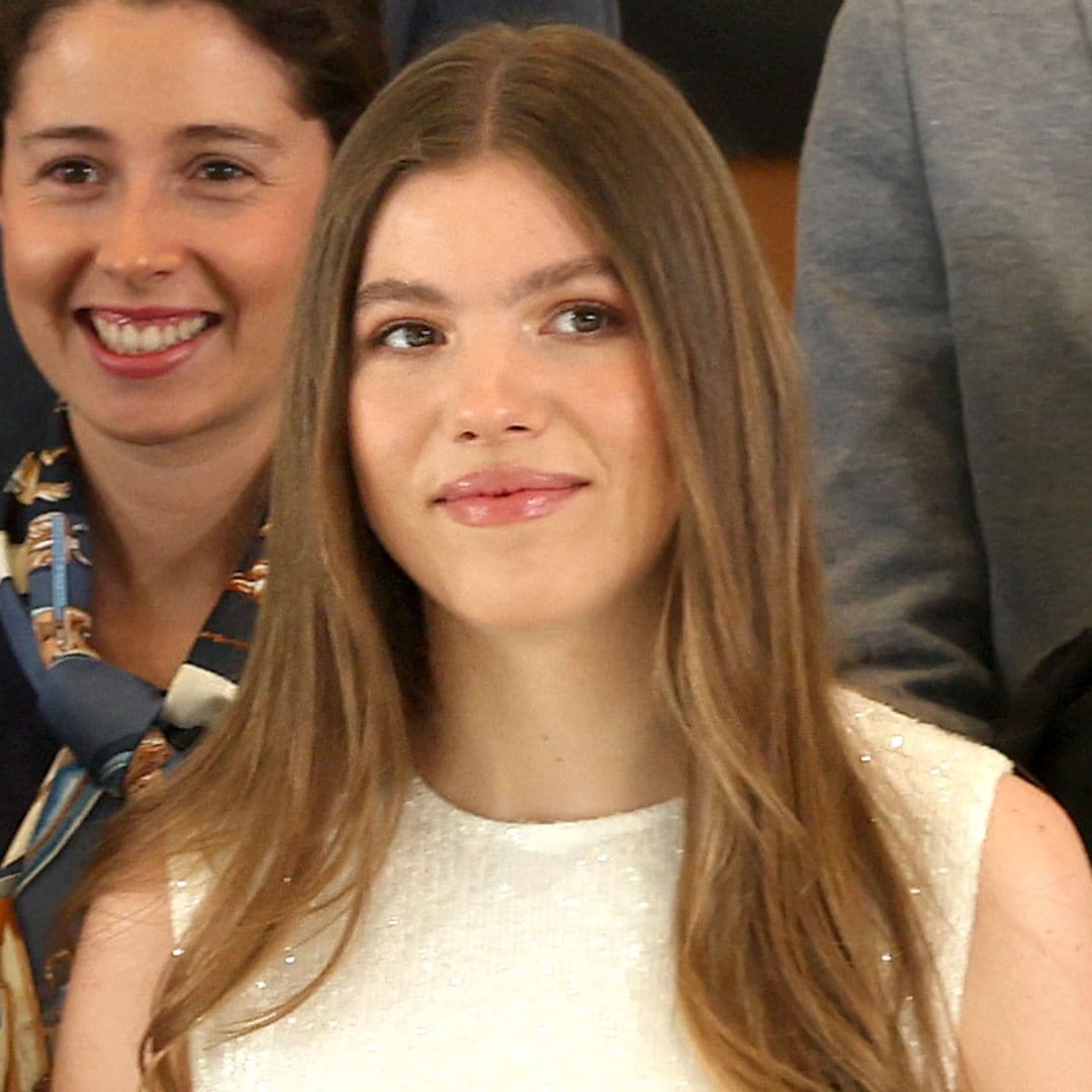 La infanta Sofía se viste de fiesta con top de lentejuelas y tacones dorados en una noche especial