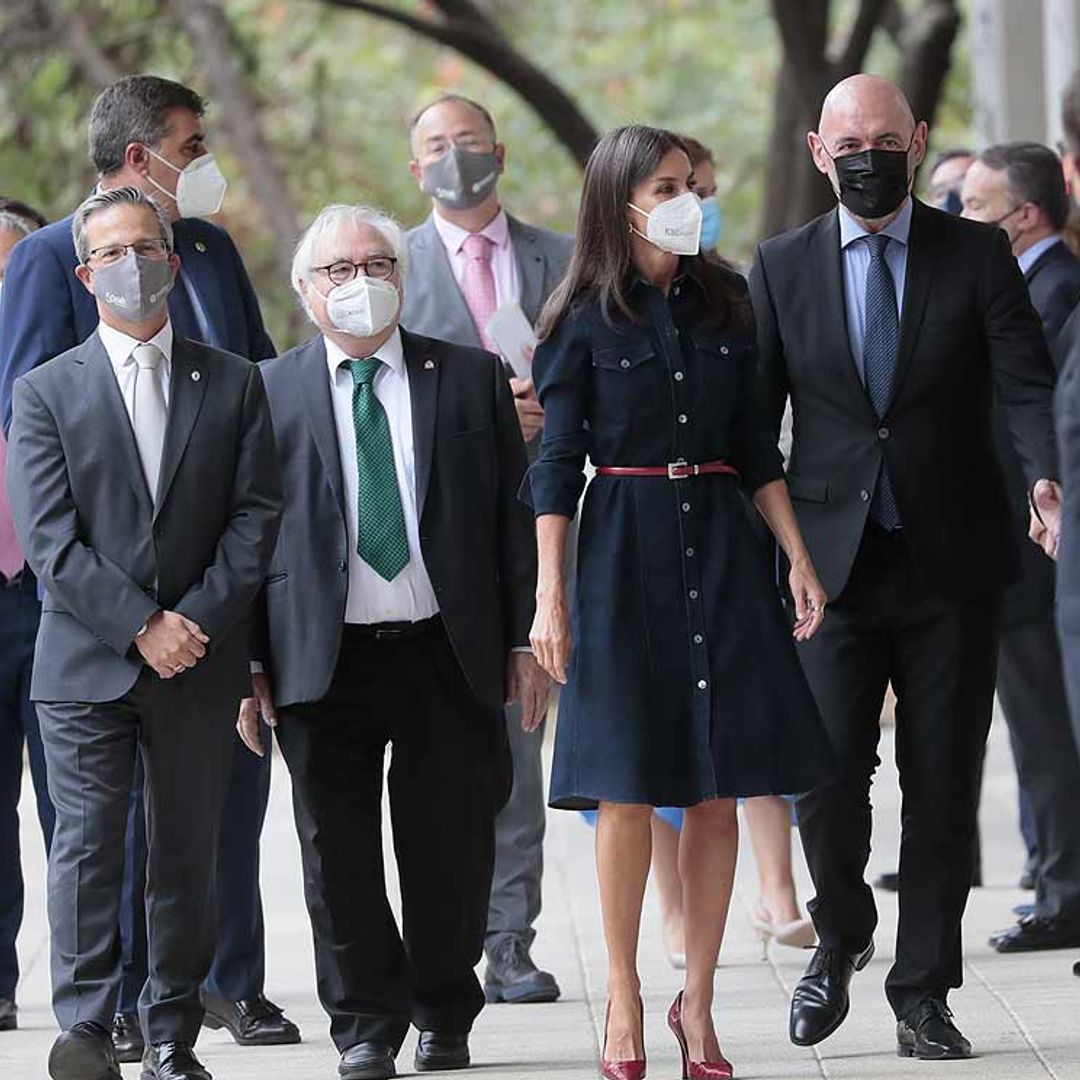 Entre felicitaciones y recordando muchas anécdotas: el regreso de la Reina a la facultad de periodismo