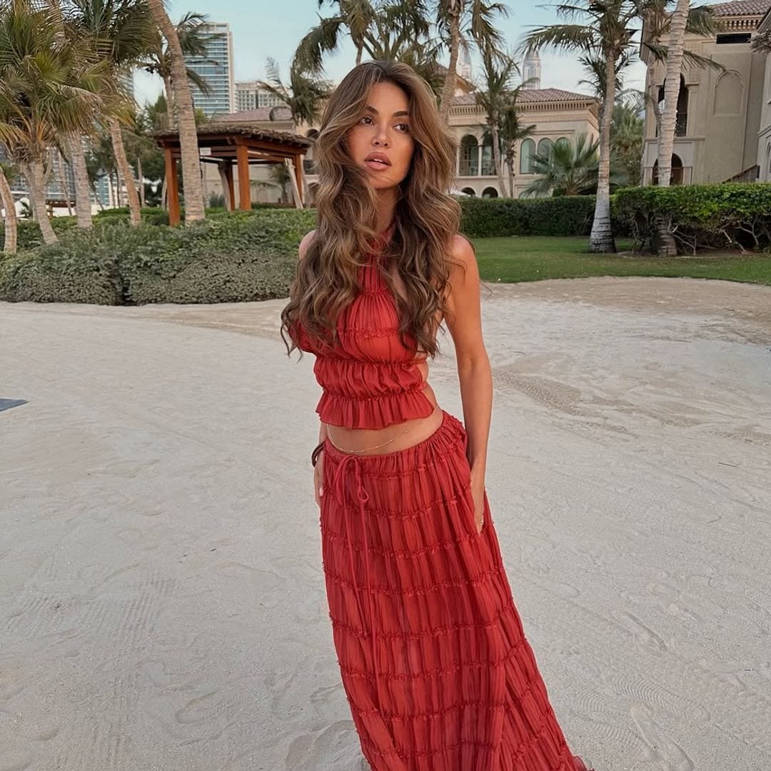 "El blanco purifica, el rojo atrae el amor”: consejos de una tarotista para acertar con tu look en la noche de San Juan