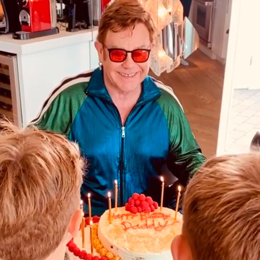¡Cómo han crecido! Los hijos de Elton John cantan a su padre por su cumpleaños