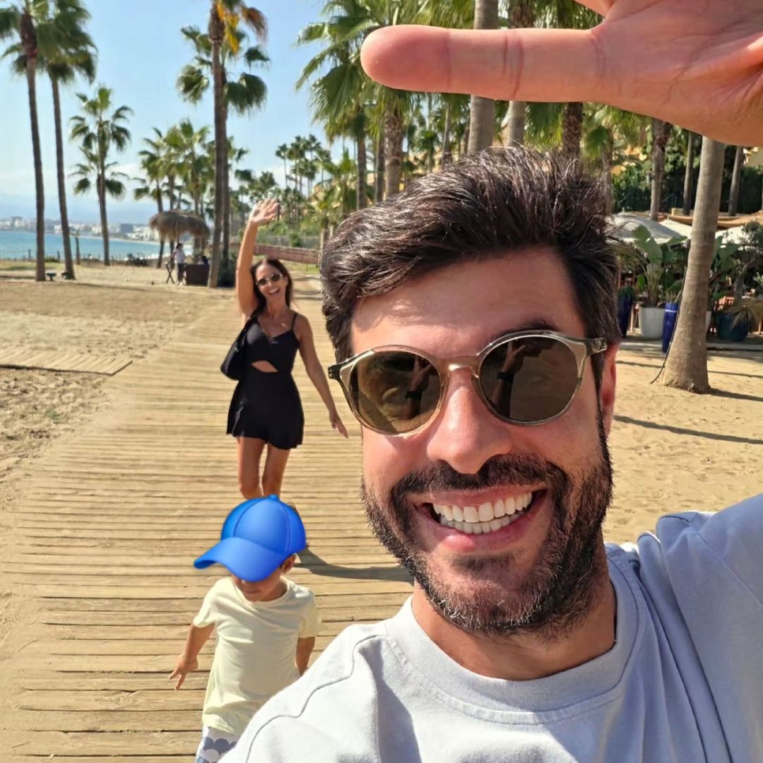 Paula Echevarría y Miguel Torres abren su álbum más familiar: Marbella, espetos y días de playa tras su verano más complicado
