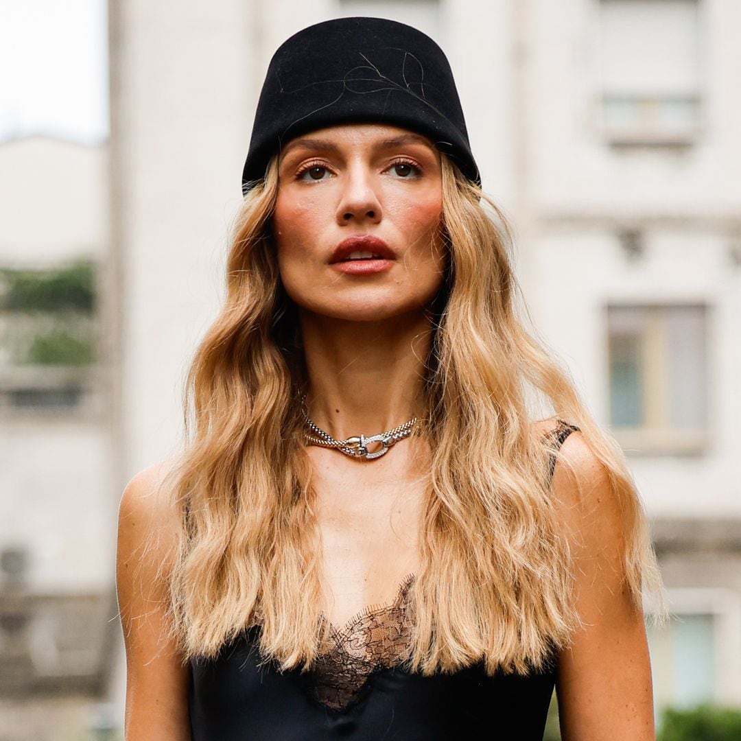 El pelo se te ensucia más rápido cuando llevas gorro porque no sigues estos consejos de los expertos