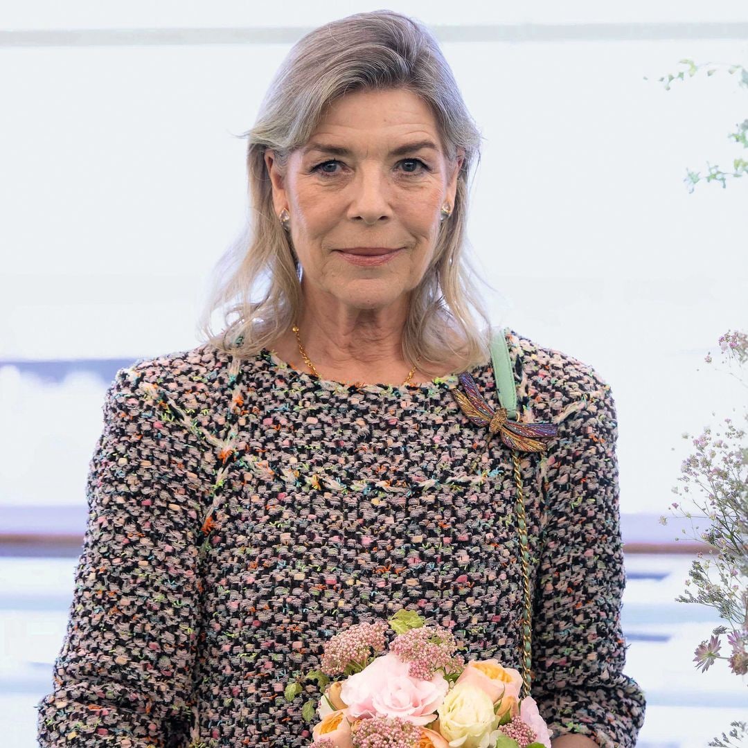 Carolina de Mónaco lleva el vestido de tweed ideal para las mujeres de más de 60