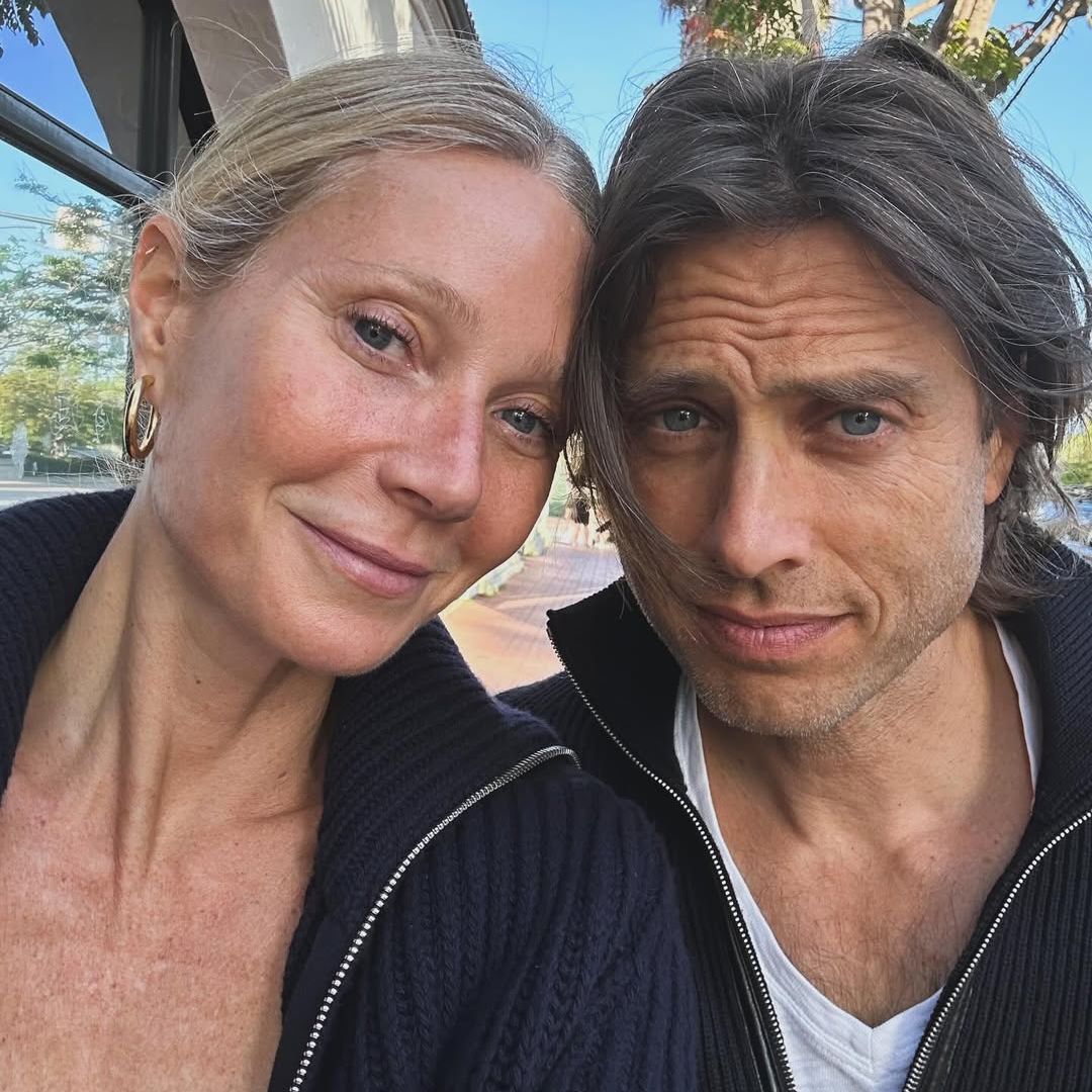 La inusual imagen de Gwyneth Paltrow y su marido para hablar de su momento más difícil como pareja