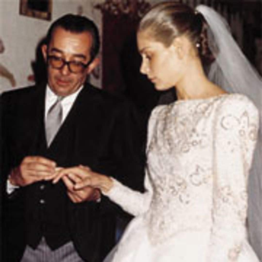Mercedes y don Gonzalo de Borbón el día de su boda en julio de 1994