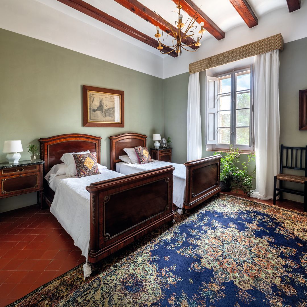 El escritor Rafa Tarradas Bultó y su madre, Lucía Sagnier nos invitan a conocer su Masía en el Penedés