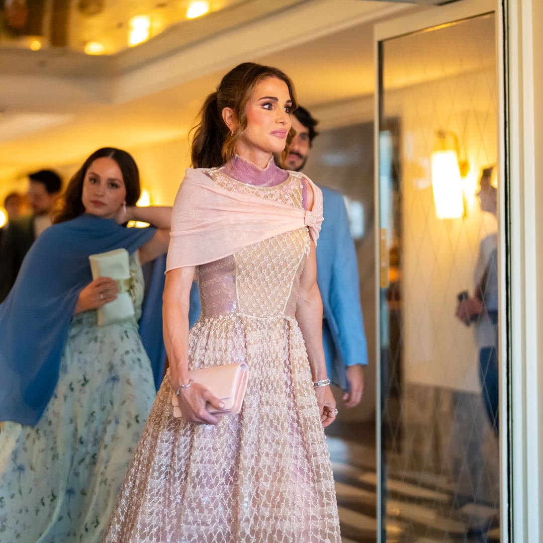 Rania Al-Abdullah presumió un majestuoso vestido rosa en Venecia de Fendi