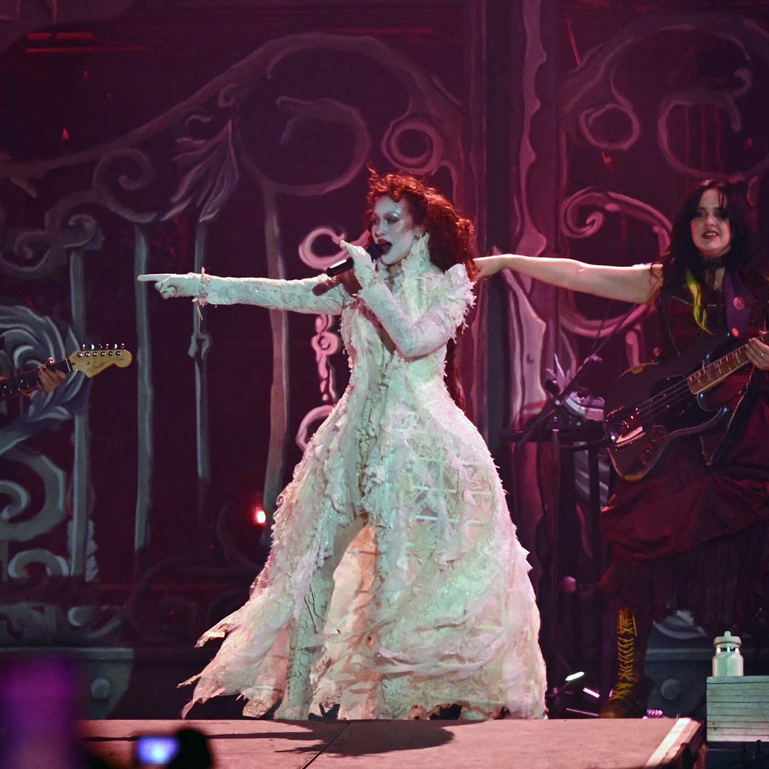 Esta es la razón por la que nadie deja de hablar del 'look' de Chappell Roan en Ciudad de México