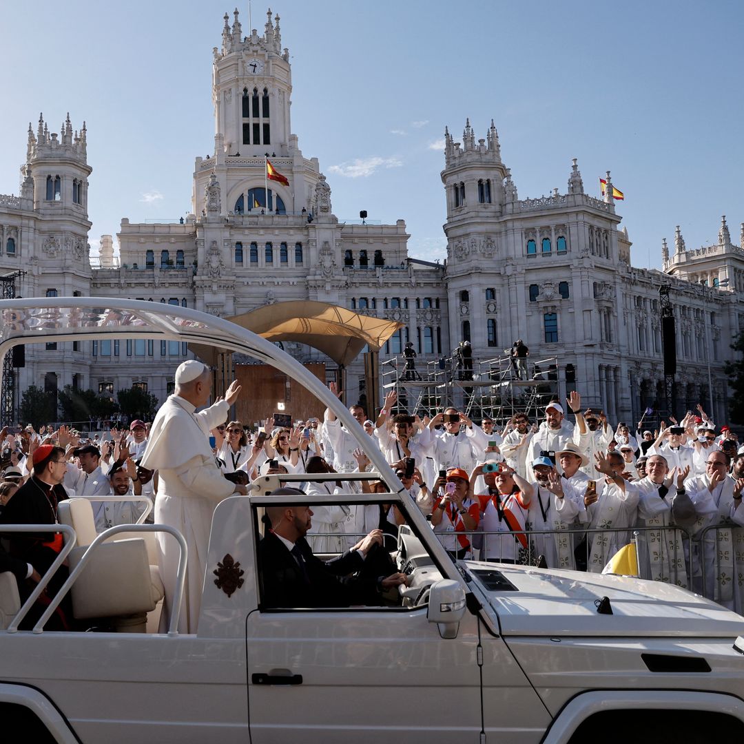 Cibeles, desbordada: Madrid vive otra mañana multitudinaria con el Papa León XIV
