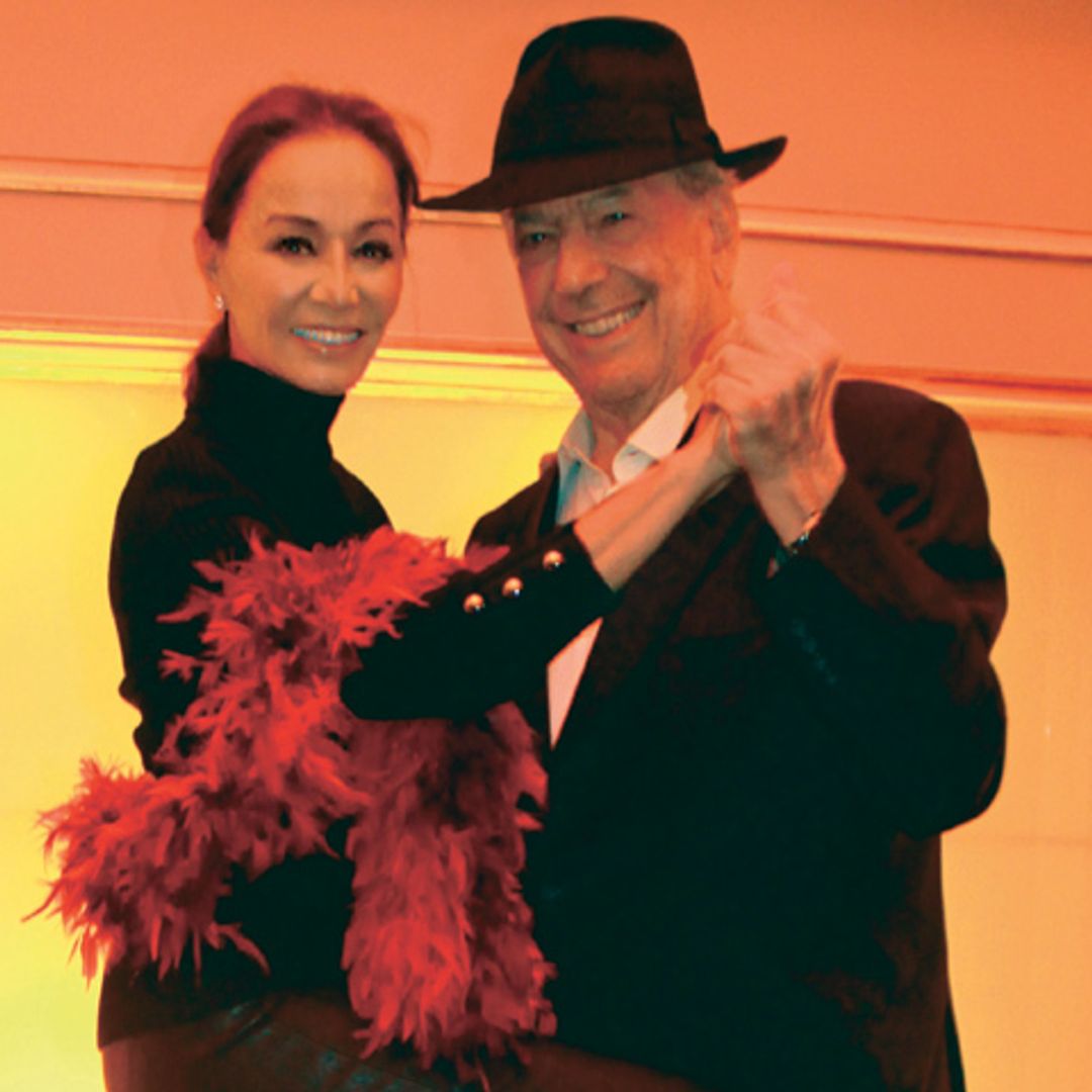 En ¡HOLA!, Isabel y Mario, su romántico tango, la verdad del divorcio y una sorpresa: ya le ha pedido que se case con él