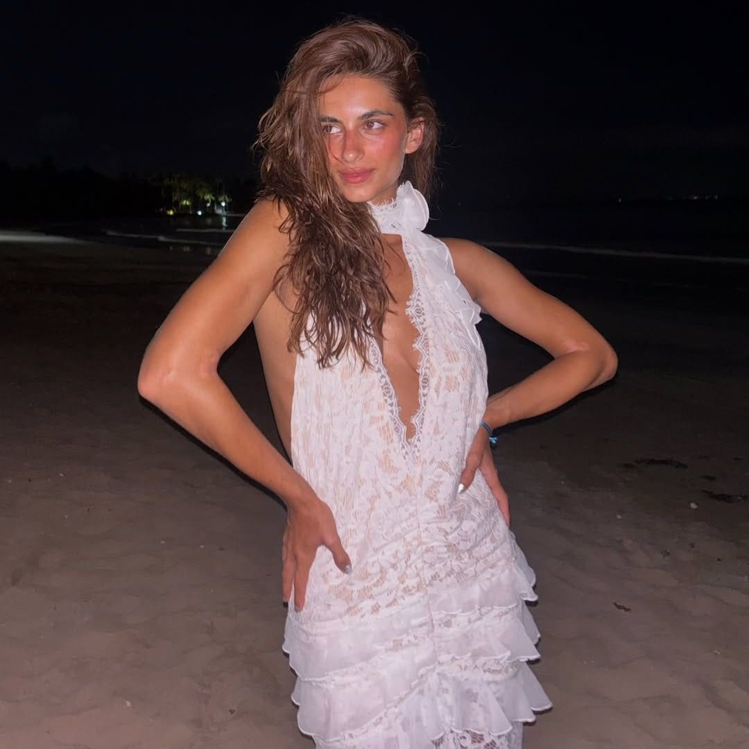 Begoña Vargas juega al despiste con un espectacular vestido transparente de novia