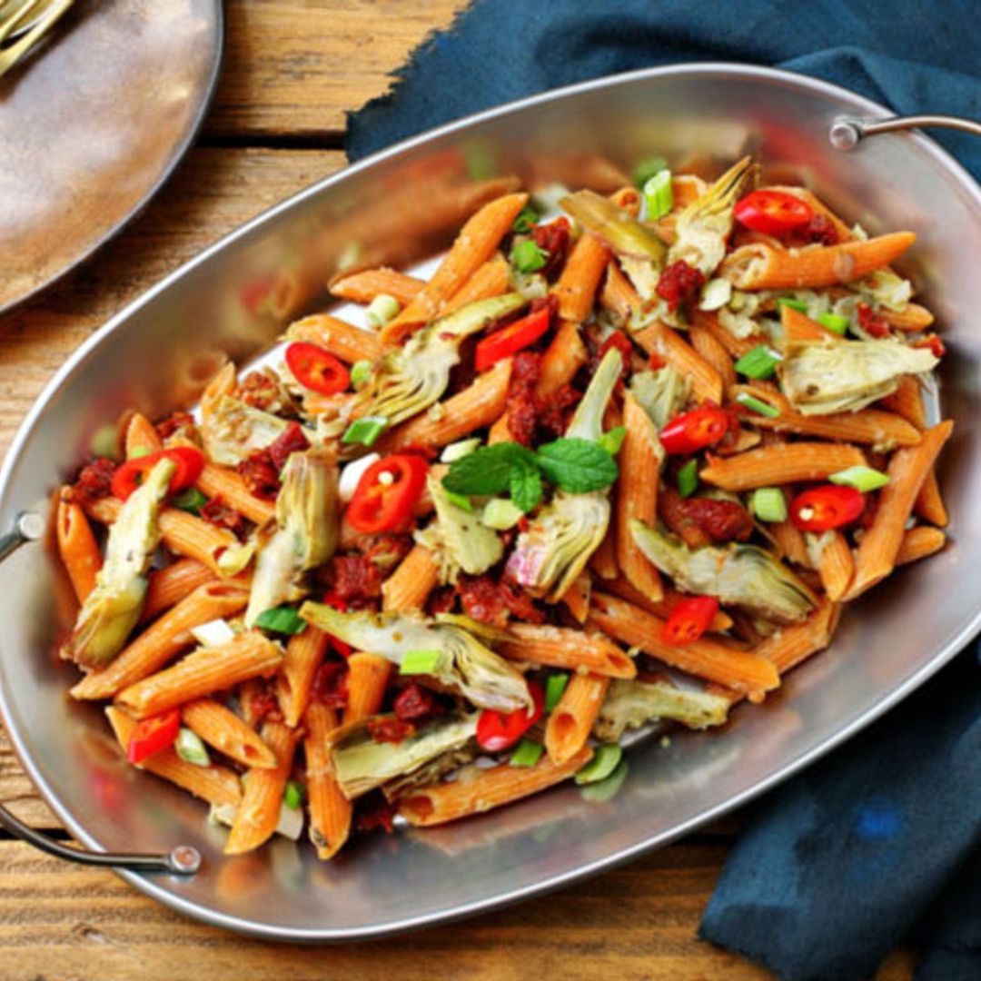 Macarrones integrales con alcachofas