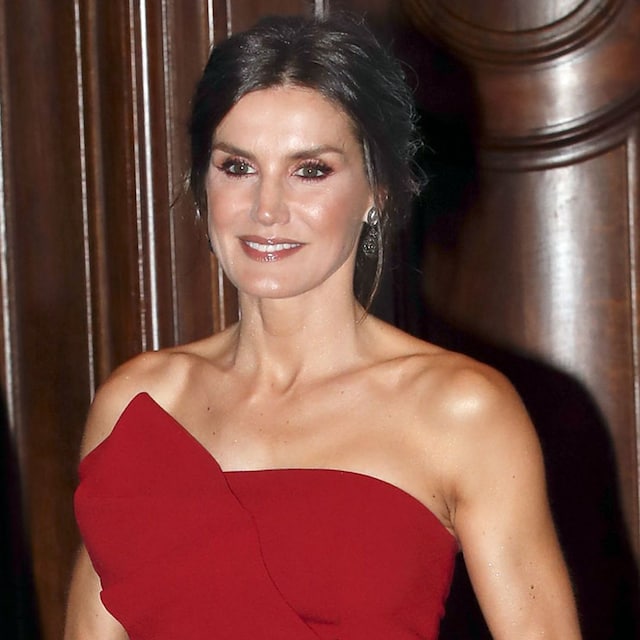 reina_letizia_rojo1t