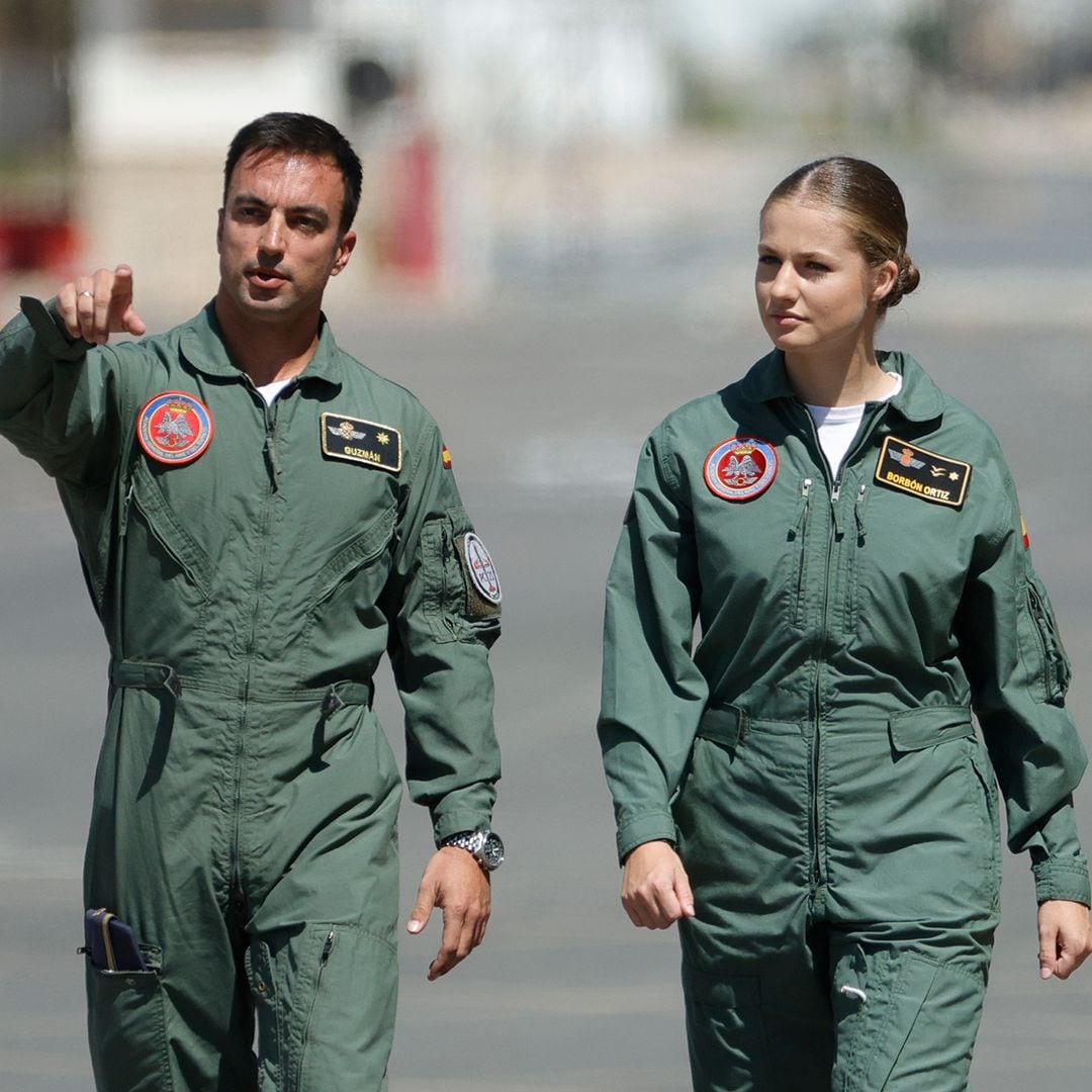Nuevas fotos de la princesa Leonor durante una conferencia en la Academia del Aire de San Javier