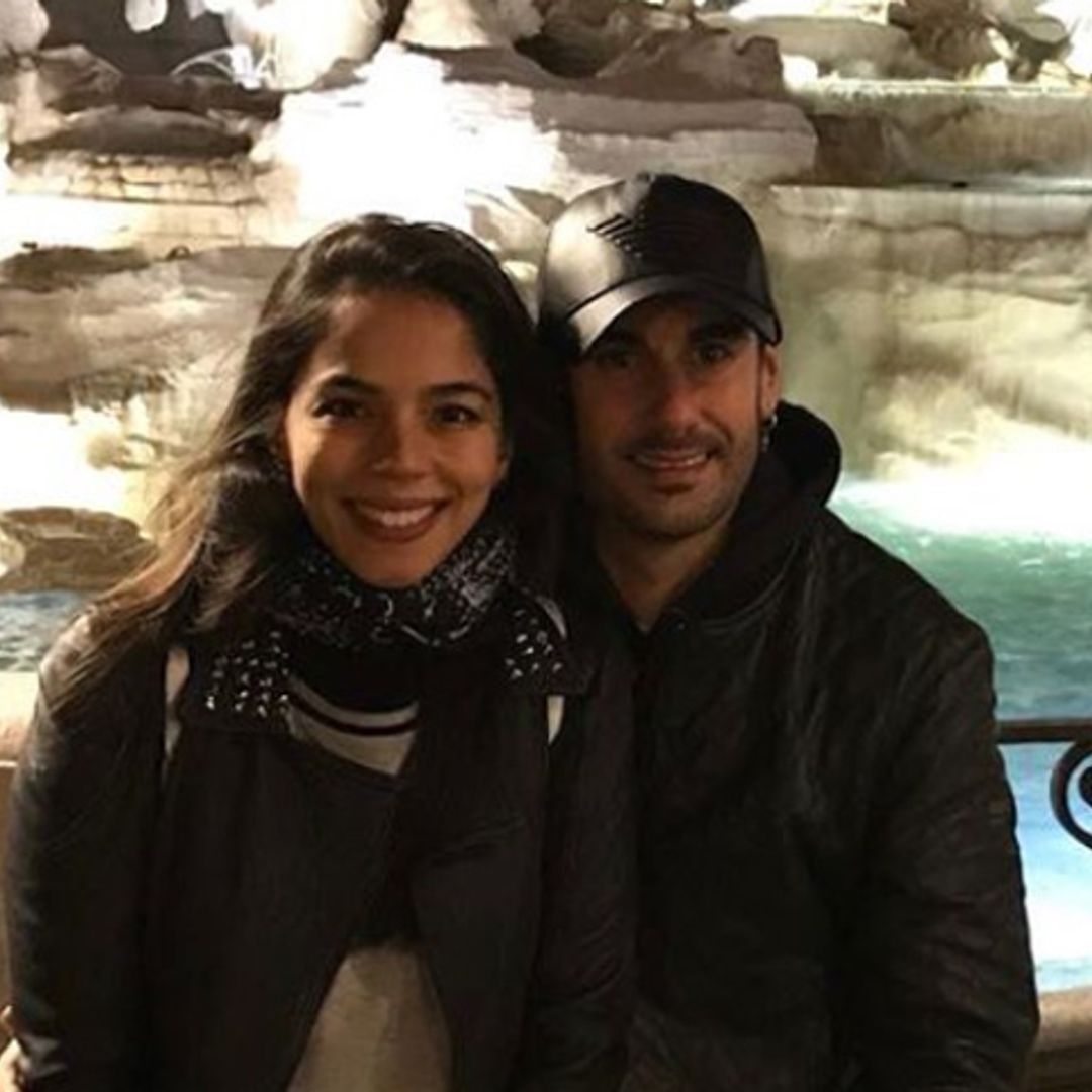 Melendi pide un deseo en la Fontana di Trevi junto a su chica, Julia Nakamatsu