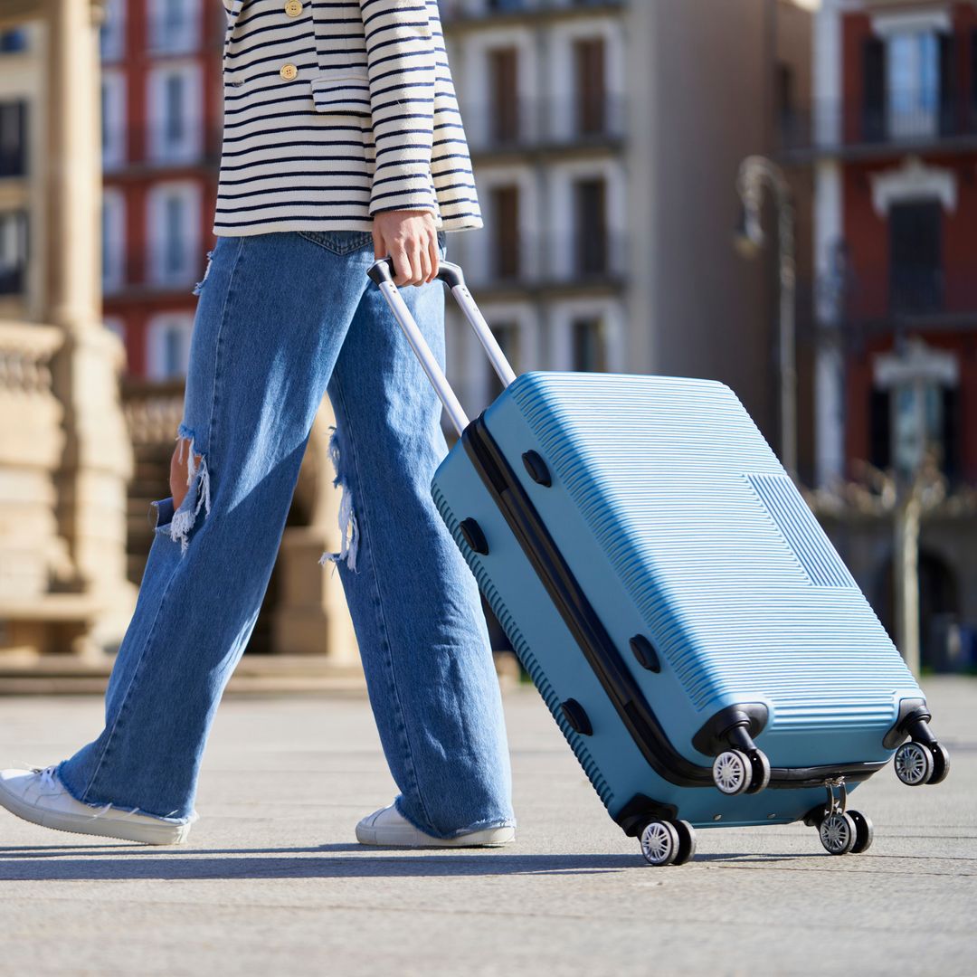 Ideal para tus viajes estas Navidades: la maleta más vendida de AliExpress ahora a mitad de precio