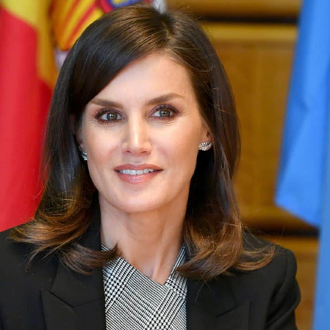 La Reina actualiza su vestido con truco gracias al básico más atemporal