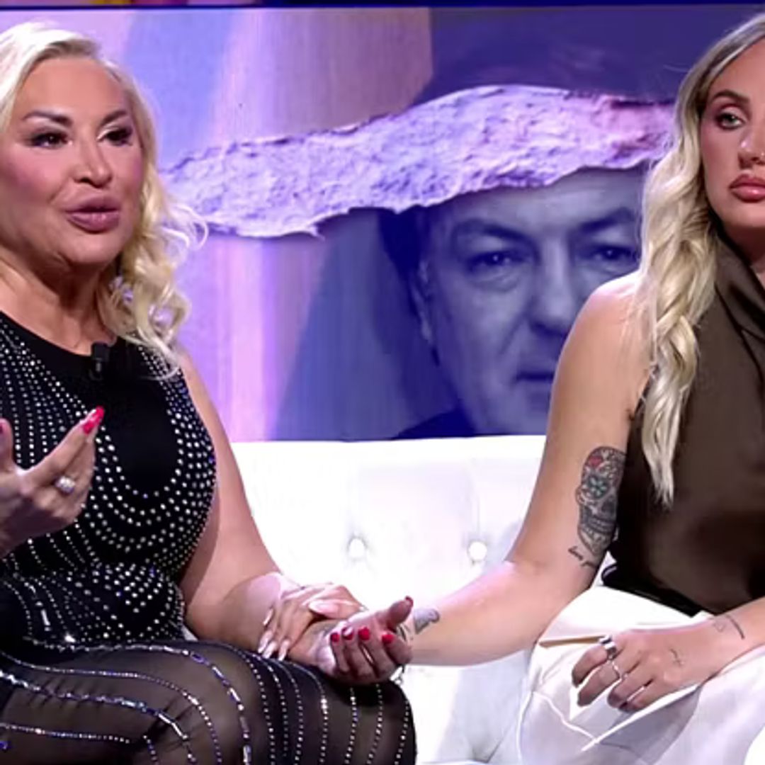 El emotivo encuentro de Rocío Flores y Raquel Mosquera, juntas por primera vez en un plató de televisión y con dardo a Rocío Carrasco