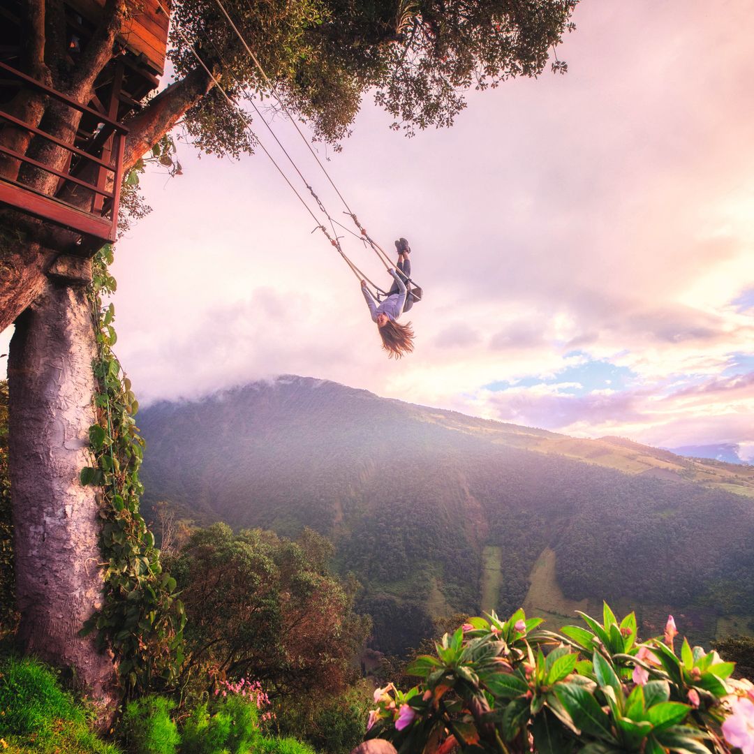 Desde la selva de Indonesia hasta las montañas de León: los columpios más sorprendentes del planeta