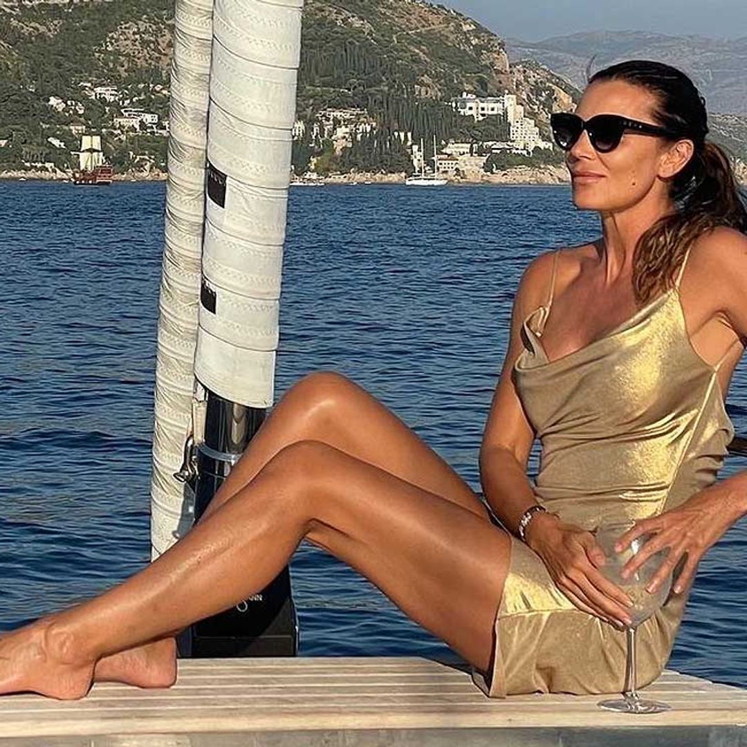 En su verano más complicado, Mar Flores desconecta junto a su familia en las aguas de Formentera