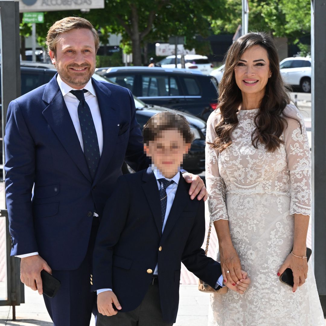 Juan Peña y Sonia González celebran la Primera Comunión de su hijo Tristán: las imágenes y sus planes tras la misa
