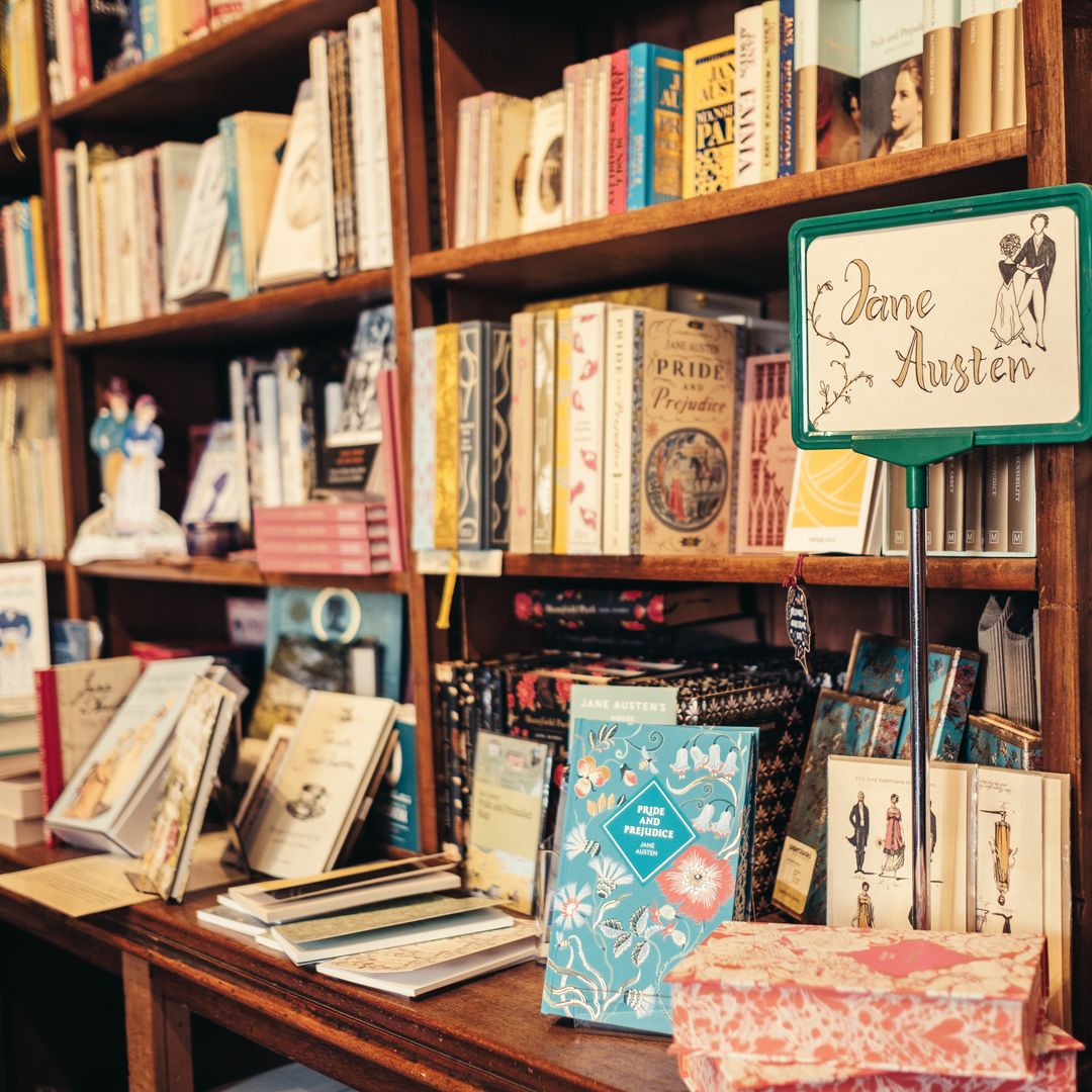 La librería P&G Wells, en Colle Street, cerca de la catedral de Winchester, es una de las más antiguas del país y donde compraba libros Jane Austen