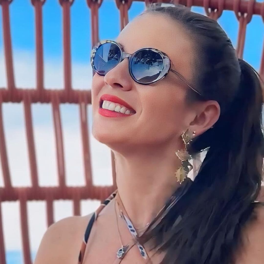 Por primera vez y desde la playa, Ingrid Coronado posa junto a su novio