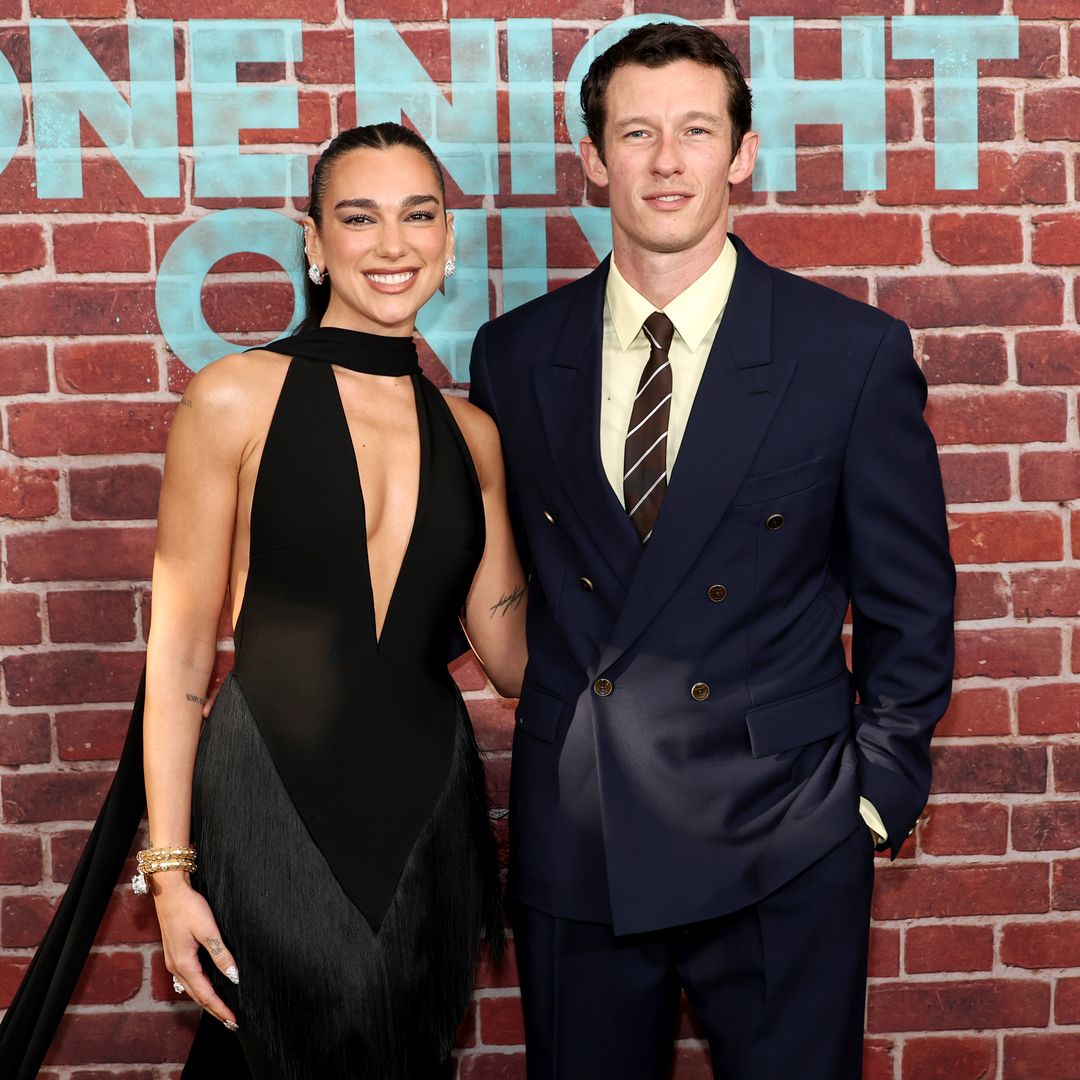 Dua Lipa, radiante con un vestido de flecos en su primera aparición junto a Callum Turner, 'el marido perfecto que manifestó', tras su boda