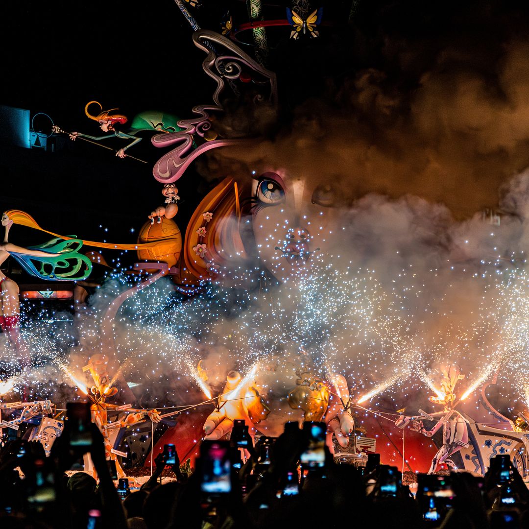 Celebración de la noche de San Juan en Alicante, noche de hogueras